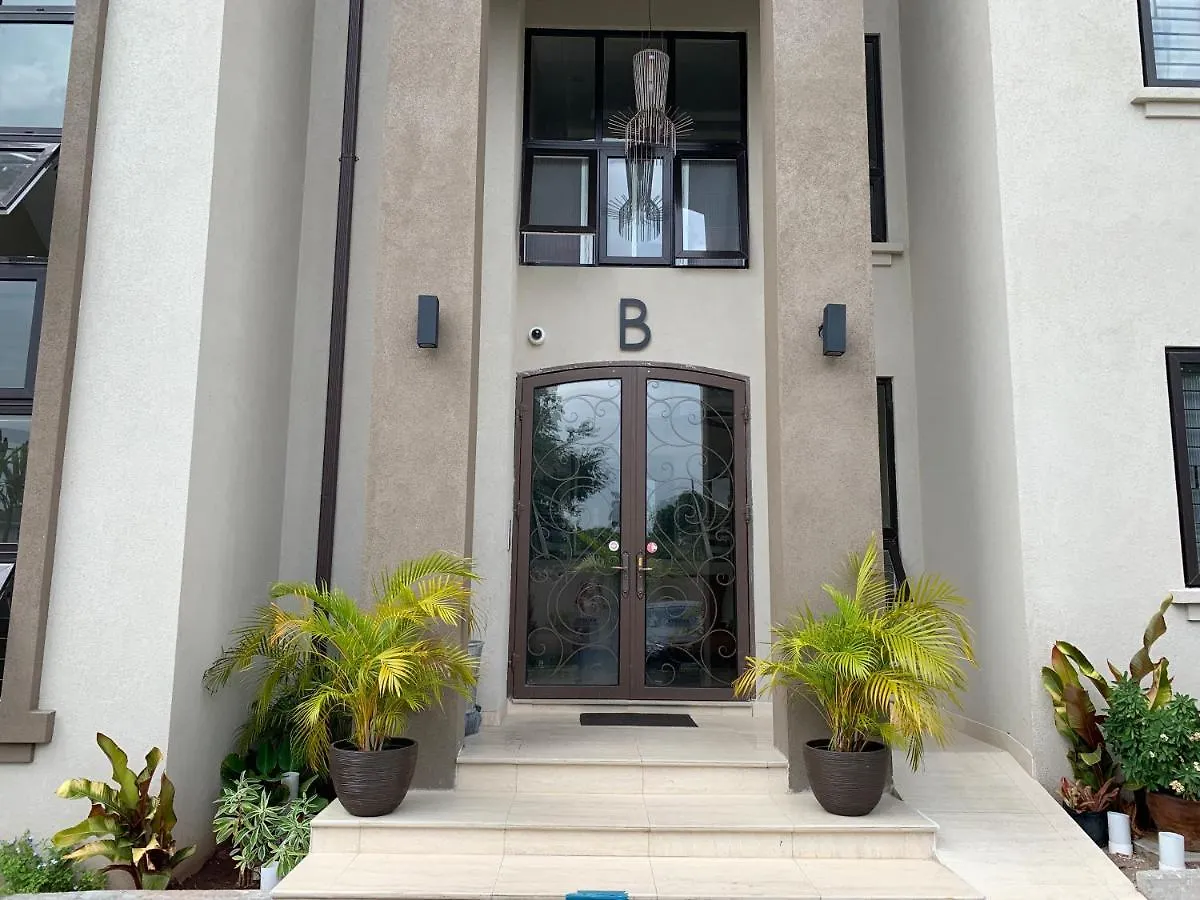Apartment Norbrook Suites Kingston